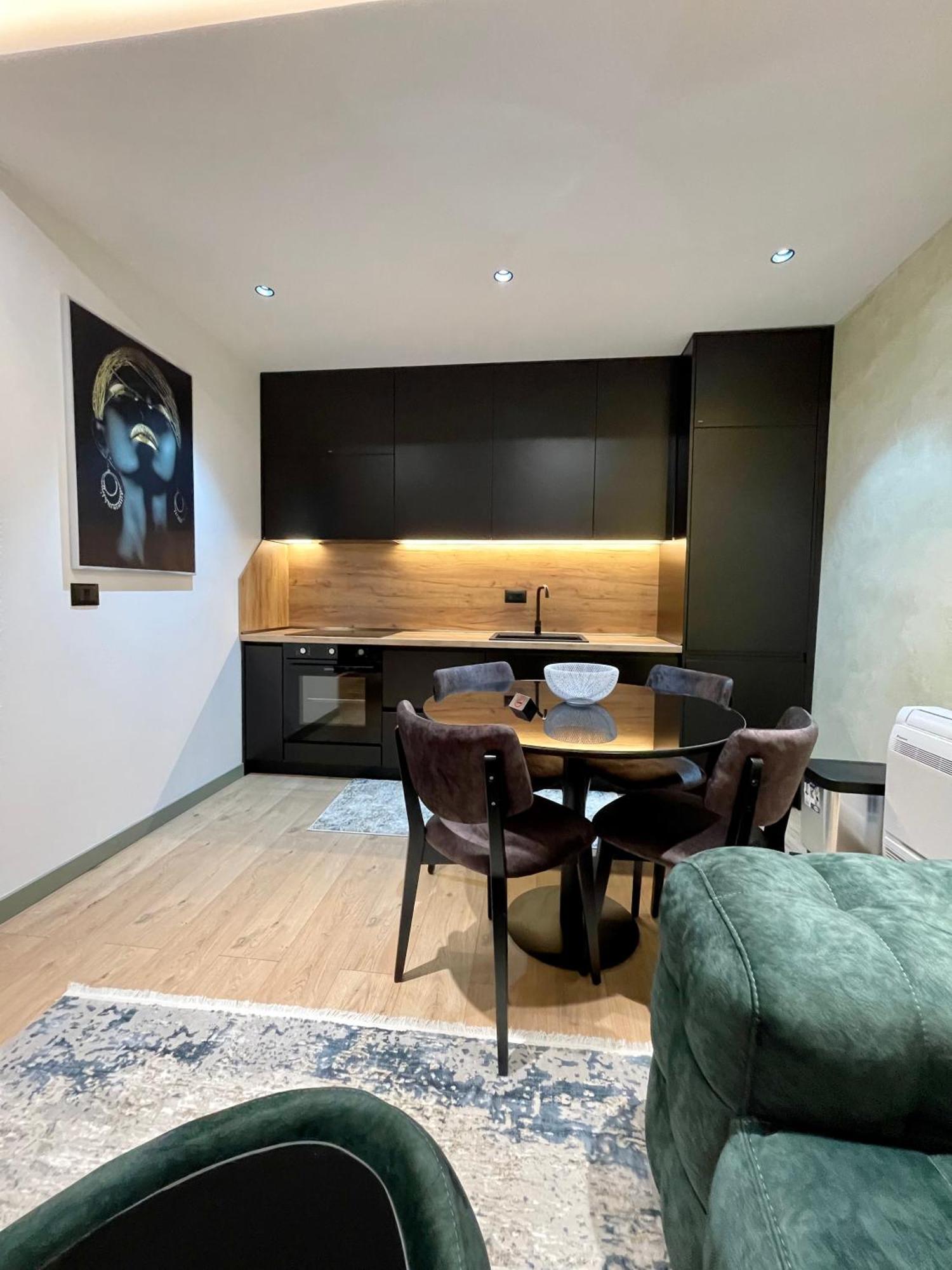 Queens Luxury Apartments Tirana Extérieur photo